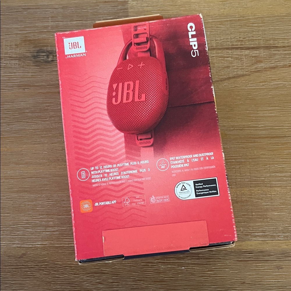 JBL Clip 5 Red Bluetooth Speaker - Picture 3 of 4